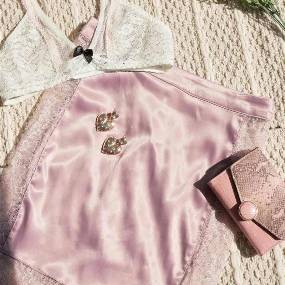 🔥New Arrival🔥 Lace Cut Out Side Mini Skirt